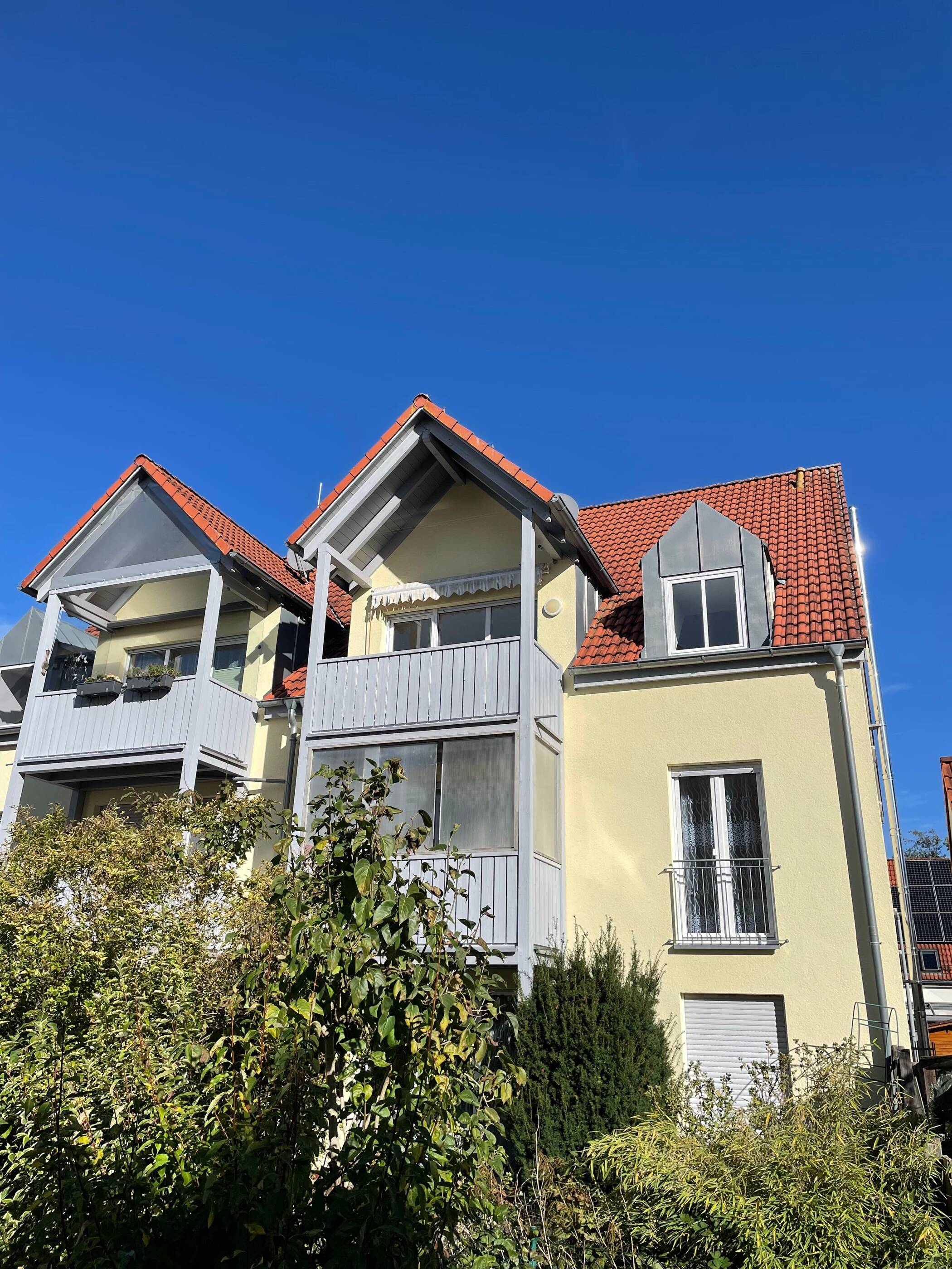 Großzügige 4,5-Zimmer-Maisonettewohnung mit Balkon, Garage und Stellplatz in Pyrbaum, 90602 Pyrbaum