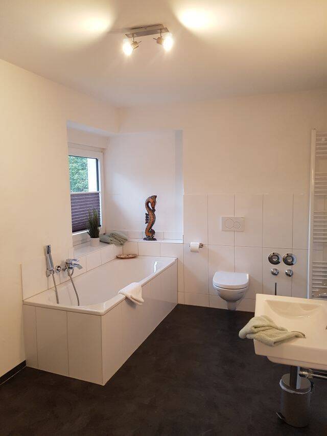 2-Zimmer-Obergeschosswohnung mit Wannenbad und Dusche in Meschede-Remblinghausen, 59872 Meschede