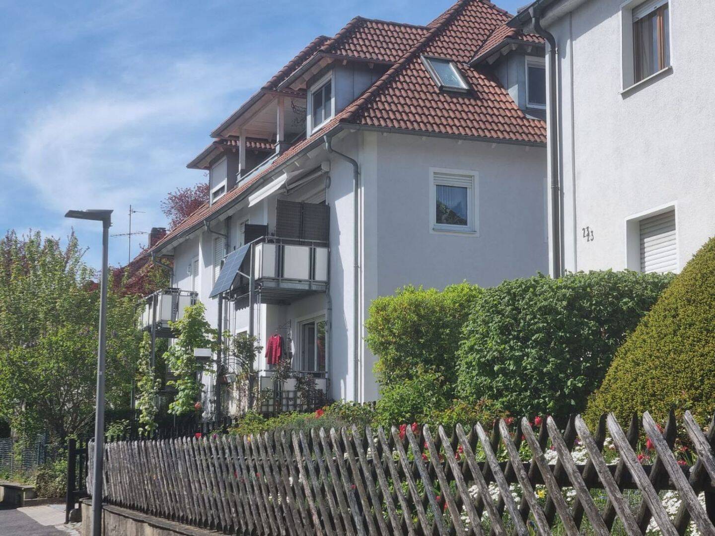Sanierungsbedürftige Souterrainwohnung mit Garage, 92224 Amberg