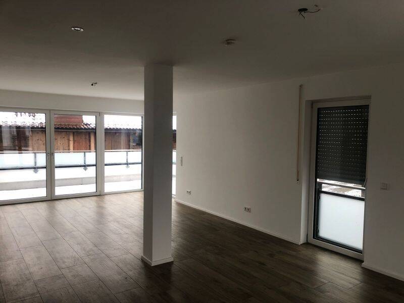 Neuwertige, großzügige 2-Zimmerwohnung im 1. Obergeschoss in zentraler Lage, 83043 Bad Aibling