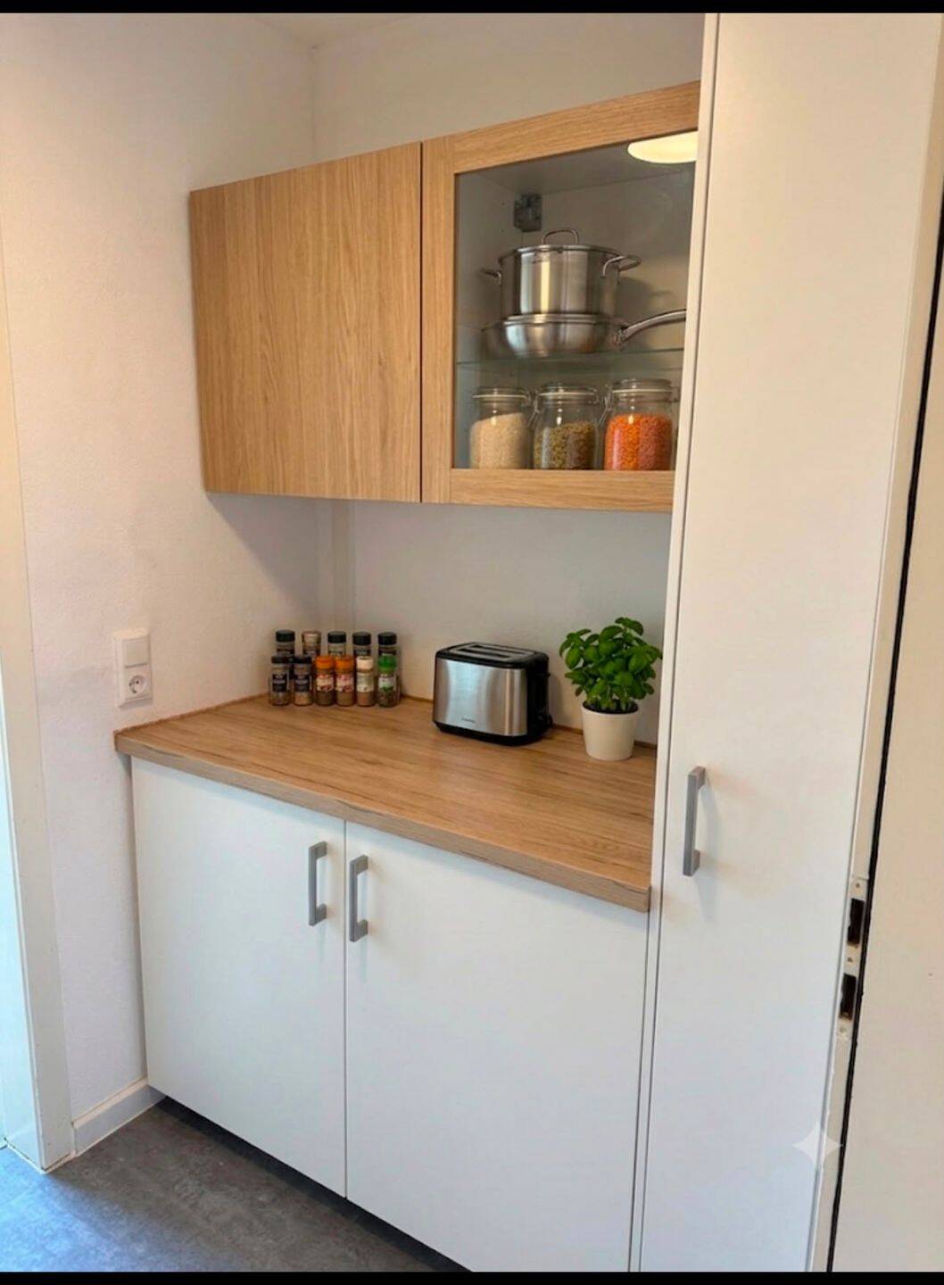 STUDENTEN WOHNGEMEINSCHAFT: 2 Separate Zimmer im Grünen ab sofort, 97082 Würzburg (Altstadt Heidingsfeld Steinbachtal Zellerau)