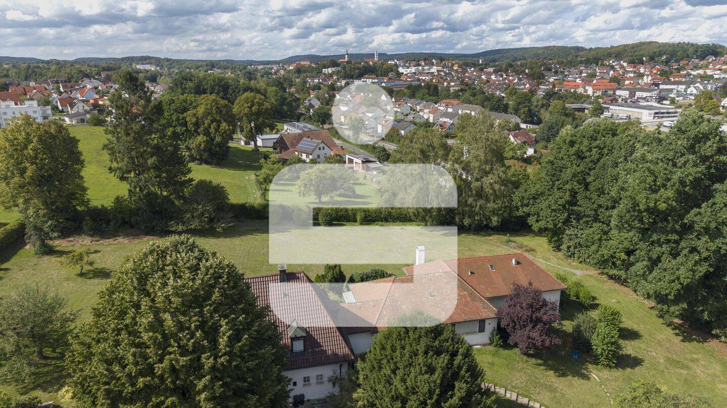Traumhaftes Grundstück – Stilvolles Wohnen! Villa in Sulzbach-Rosenberg, 92237 Sulzbach-Rosenberg