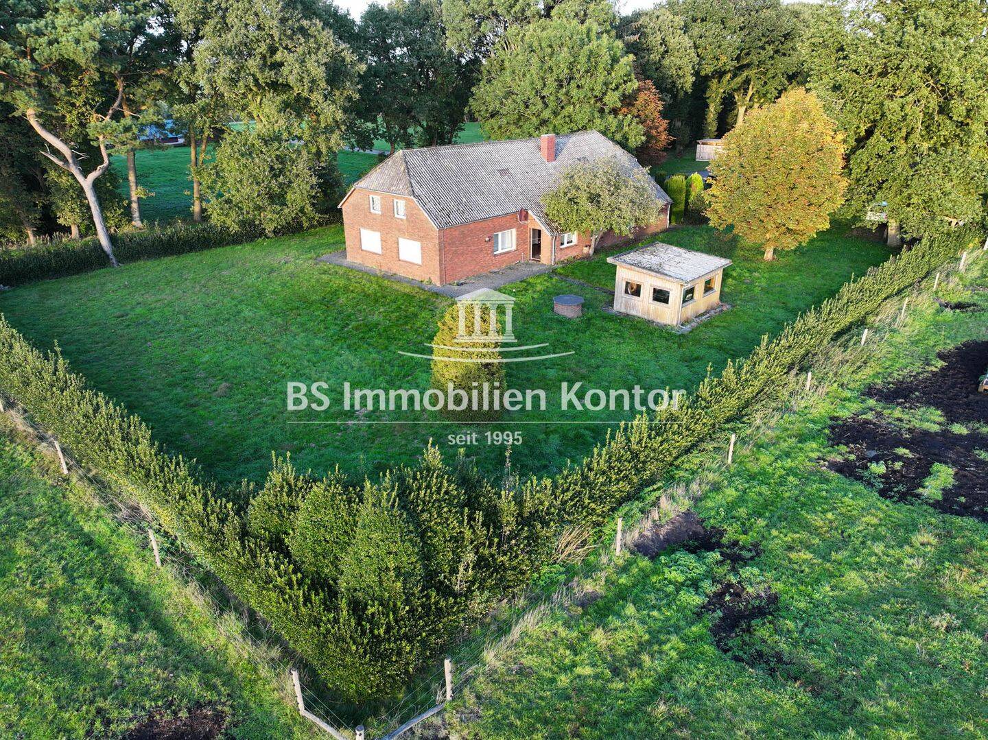 Sanierungsbedürftiges Einfamilienhaus mit Setzungsrissen in idyllischer Lage!, 26639 Wiesmoor
