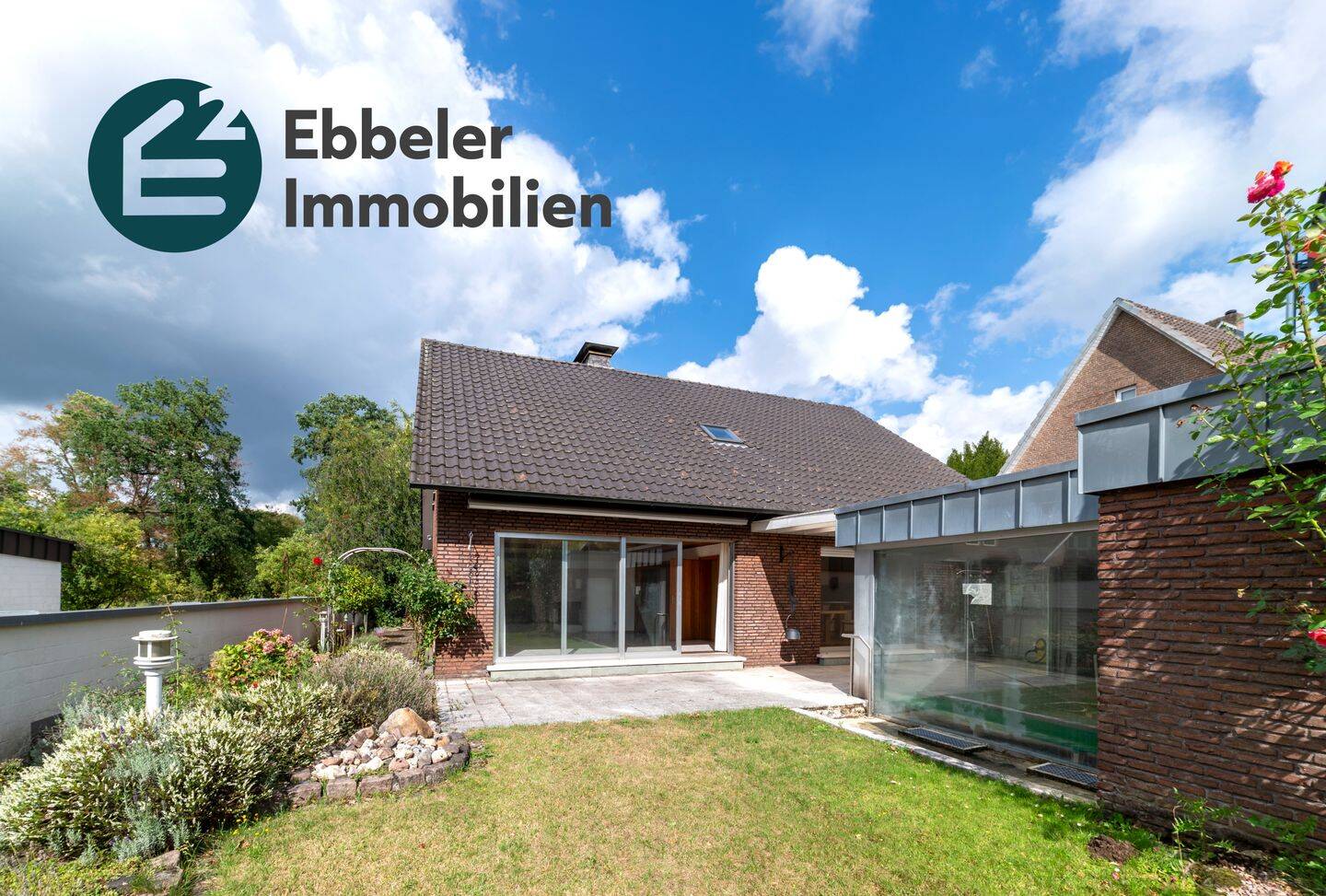 Großzügiges Einfamilienhaus mit Pool, Sauna & Kamin, in Top-Lage von Borken, 46325 Borken