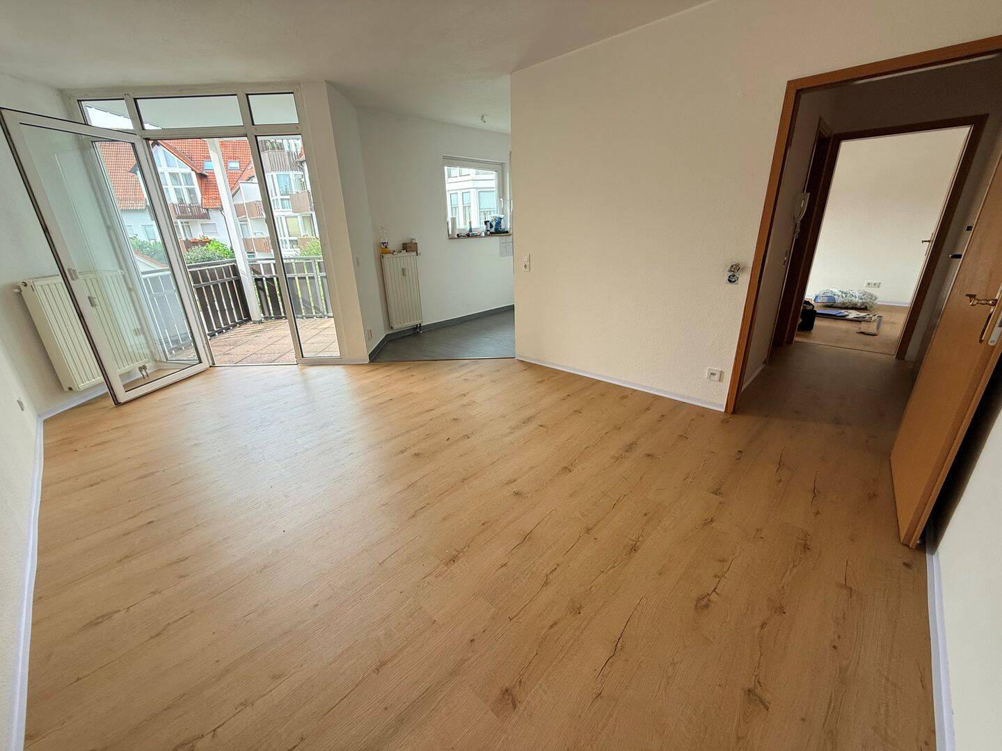 Alltagstaugliche 2-Zimmer-Wohnung mit Balkon in Dresden, 1328 Dresden