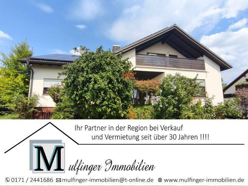 Einfamilienhaus mit Doppelgarage, Carport und großem Garten, 91085 Weisendorf
