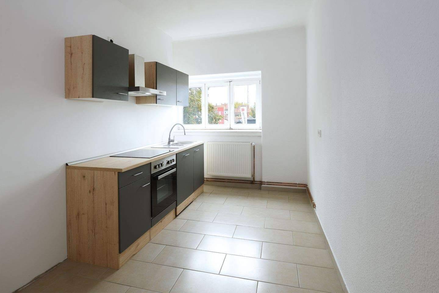 Verkehrsgünstige 2-Zimmer-Wohnung in Brandenburg an der Havel mit Einbauküche zu vermieten, 14776 Brandenburg an der Havel