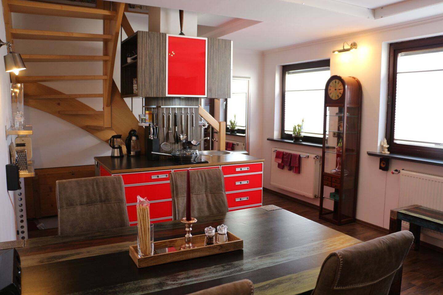 exklusive Maisonette-Wohnung mit 65 qm, Terrasse, möbliert, 82140 Olching