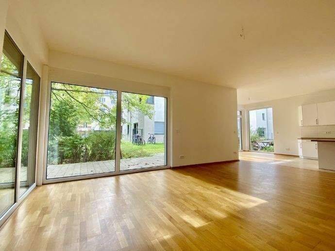 Die Freunde Ihrer Kinder wohnen hier schon – kommen Sie an Bord! Großzügige, barrierefreie Wohnung mit Sonnenterrasse in beliebter Kiezlage, 10367 Berlin (Lichtenberg Hohenschönhausen Lichtenberg)