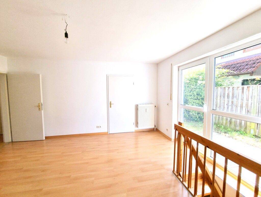Brück Immobilien – Helle 2 Zi.-Woh. mit verbundenem Hobbyraum und Südterrasse, 81829 München (Berg am Laim Trudering-Riem)