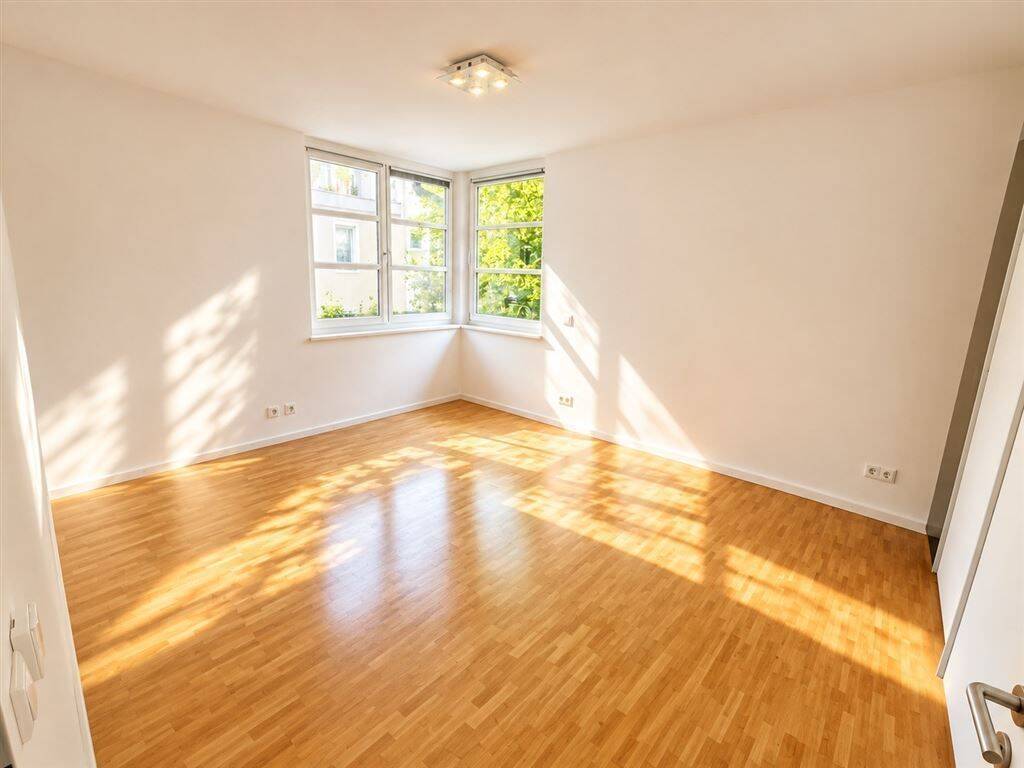 Lichtdurchflutete 2-Zimmerwohnung in Sendling, 81373 München (Sendling Sendling-Westpark)