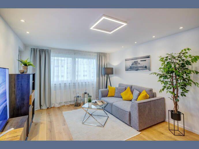 Möbliert: Schöne Wohnung mit Schwimmbad und Sauna, 81243 München (Aubing-Lochhausen-Langwied Pasing-Obermenzing)