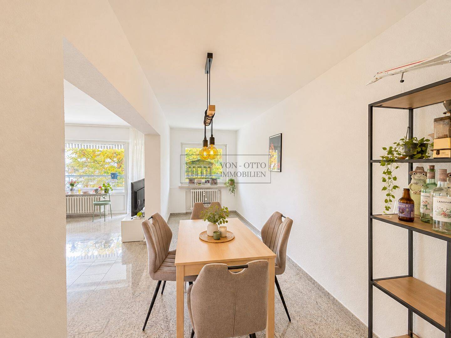 Große Loggia, viel Licht & Stellplatz – gepflegte 3,5-Zimmer-Wohnung in Köln, 50827 Köln (Ehrenfeld Bickendorf Neuehrenfeld Ossendorf)