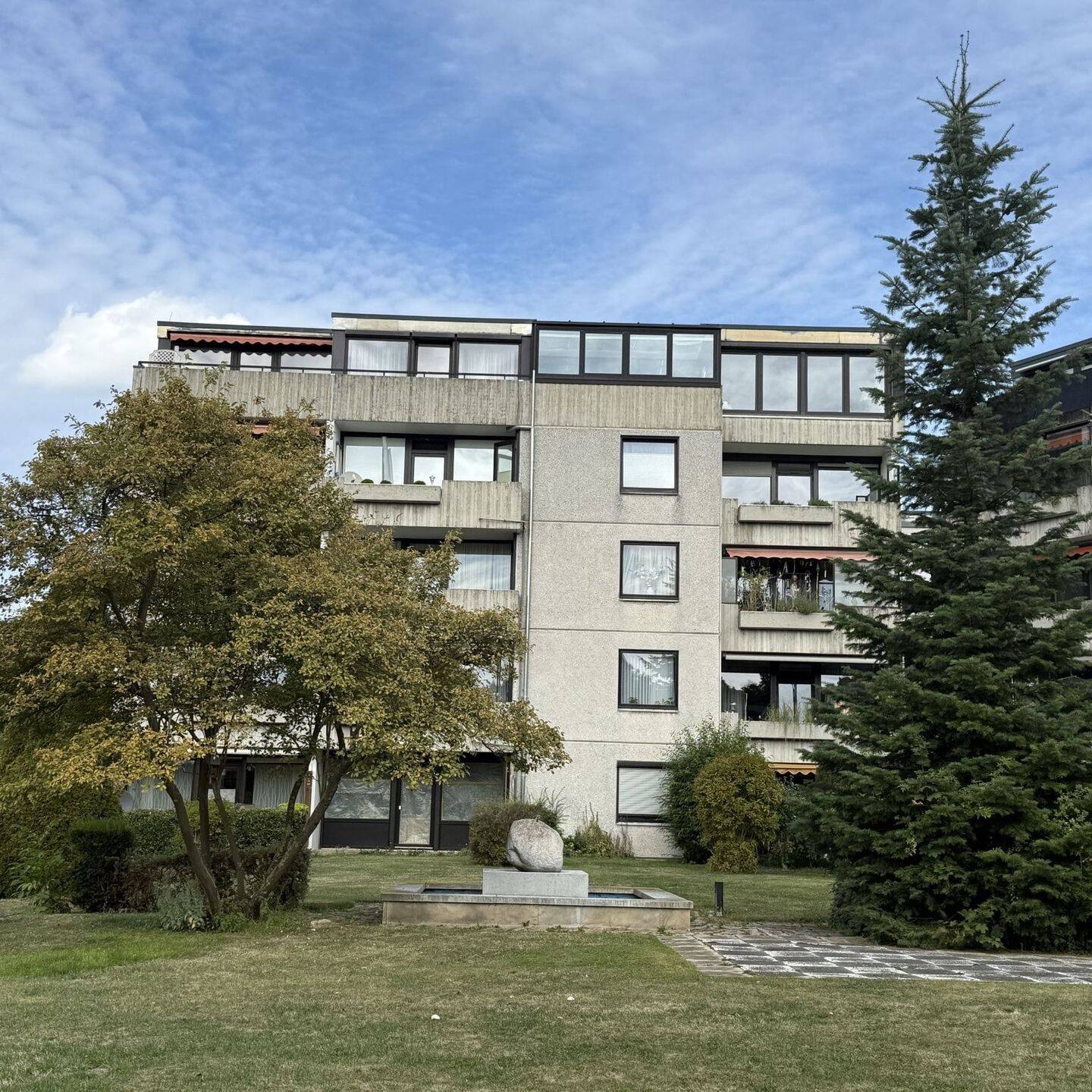 Bad Nenndorf: Penthouse mit Haus-im Haus-Gefühl, Aufzug, zwei Terrassen und Fernblick, 31542 Bad Nenndorf