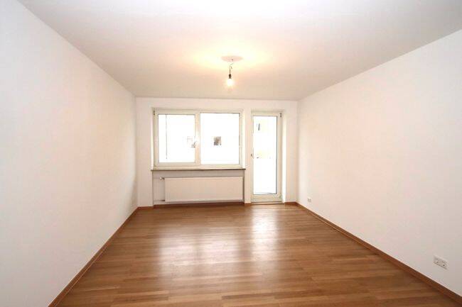 Charmante 2-Zi.- Wohnung mit Balkon im 3. OG in ruhiger Lage von Neuhausen, 80637 München (Moosach Neuhausen-Nymphenburg)