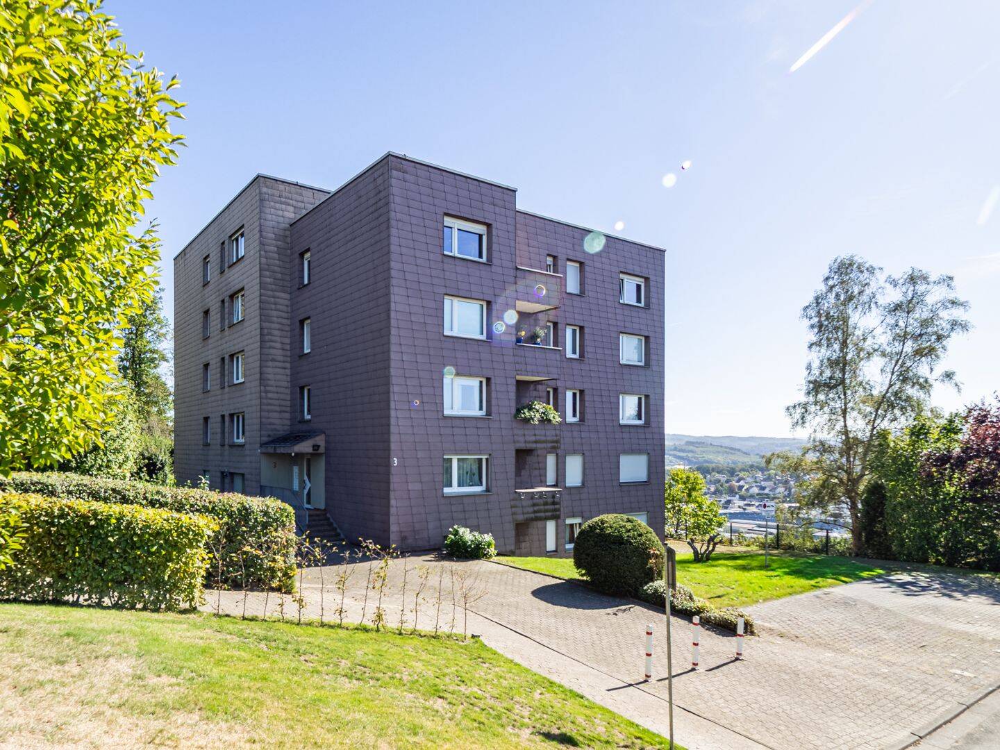 Wohnen in Neheimer Rusch: Großzügige Eigentumswohnung mit Balkon & Pool!, 59755 Arnsberg