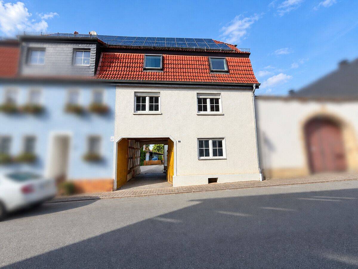 Viel Platz für Familie und Alltag: 6 Zimmer, Garten und Garage in Bad Camberg Würges, 65520 Bad Camberg