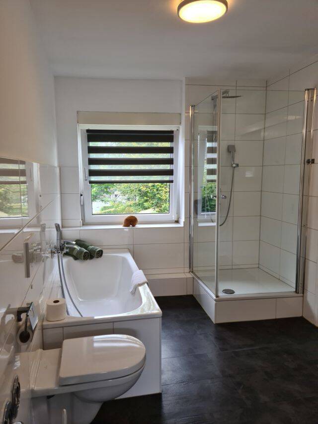 Geräumige 3-Zimmer-Obergeschosswohnung mit Wannenbad und Dusche in Meschede-Remblinghausen, 59872 Meschede