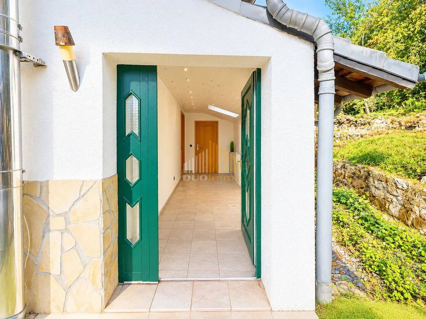 Charmante Maisonette-Wohnung mit Terrasse und Gartennutzung direkt an der Sauer, 54669 Bollendorf