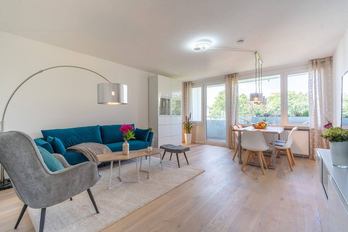 Modern Möblierte 3-Zimmer-Wohnung mit WestBalkon – Nebenkosten inklusiv, 81243 München (Aubing-Lochhausen-Langwied Pasing-Obermenzing)