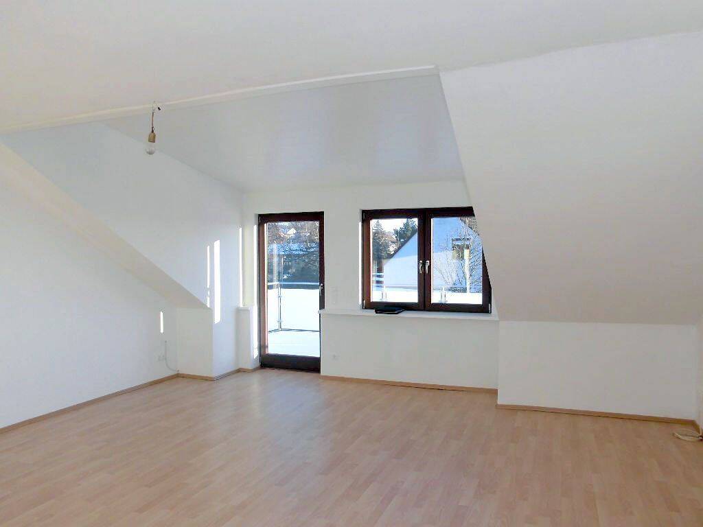 Attraktive 3,5 Zi-Wohnung mit Dachterrasse, herrlichem Fernblick, Einbauküche und Pkw Stellplatz, 34277 Fuldabrück