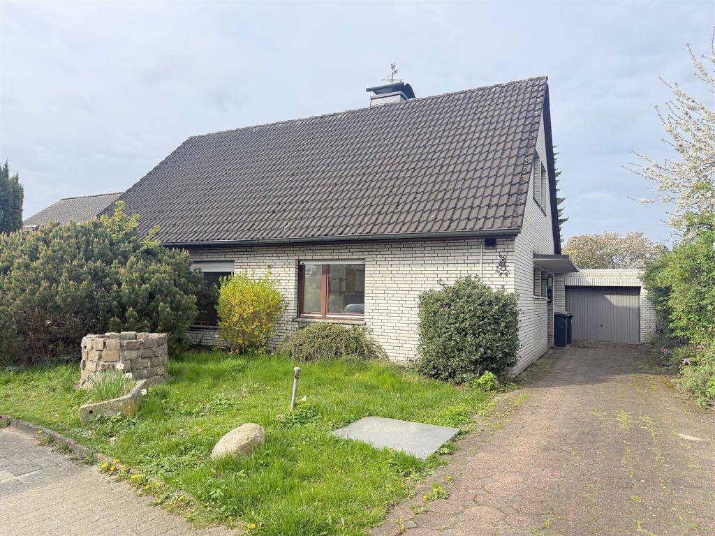 ***VERKAUFT***Freistehendes Ein- bis Zweifamilienhaus mit Garage und Carport, 27721 Ritterhude