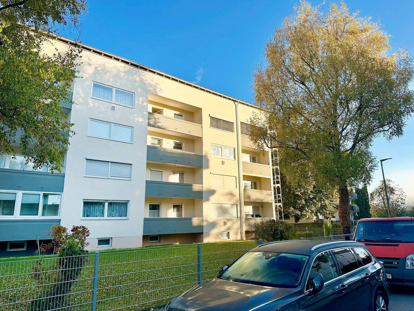 Gut geschnittene 4-Zimmer Wohnung mit Balkon und Einbauküche!, 83022 Rosenheim (Happing Innenstadt Ost Süd West)