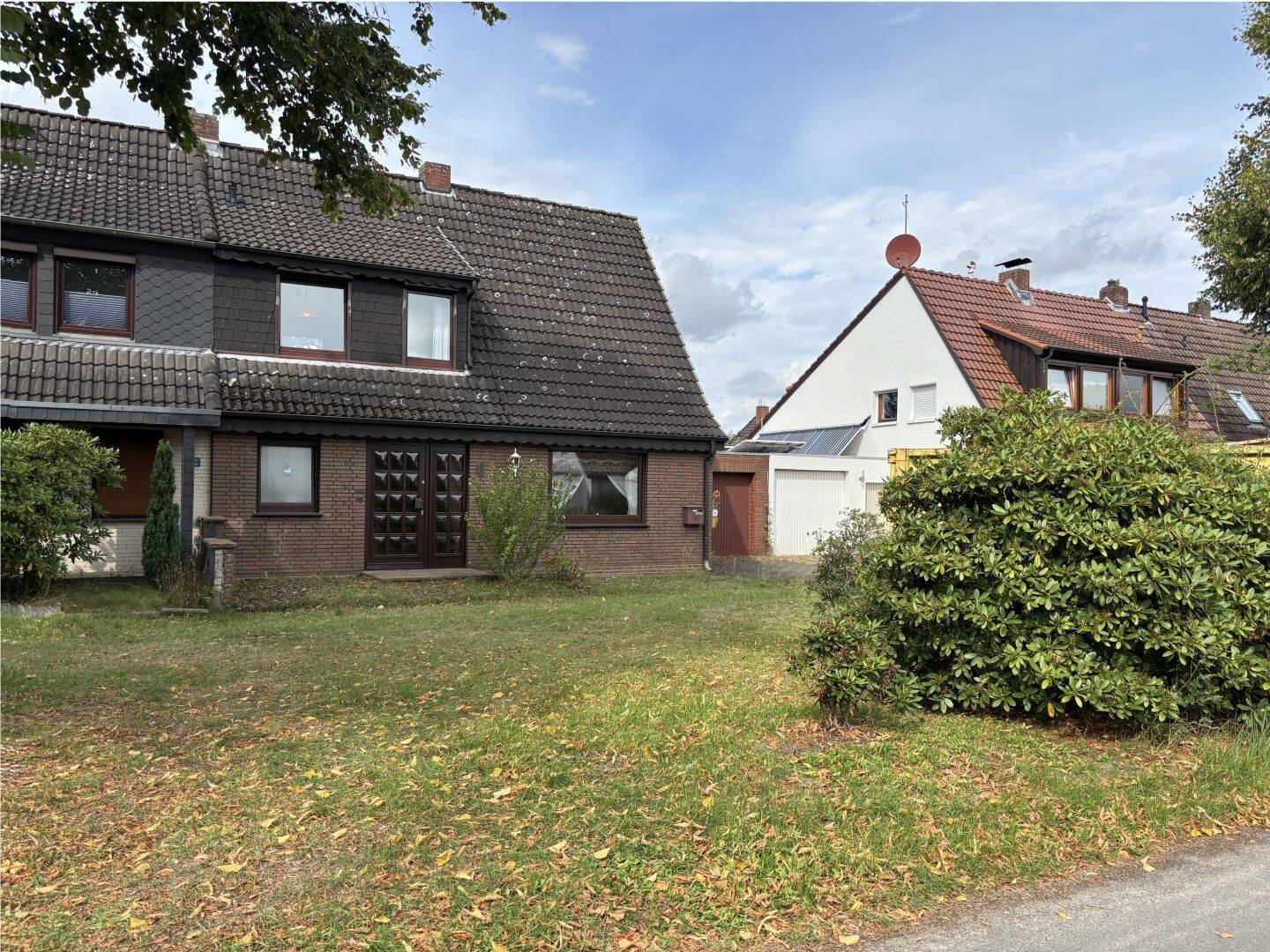Charmantes Einfamilienhaus mit großem Grundstück und sonniger Terrasse in Bremen, 28327 Bremen (Blockdiek Ellener Feld Neue Vahr Südost)