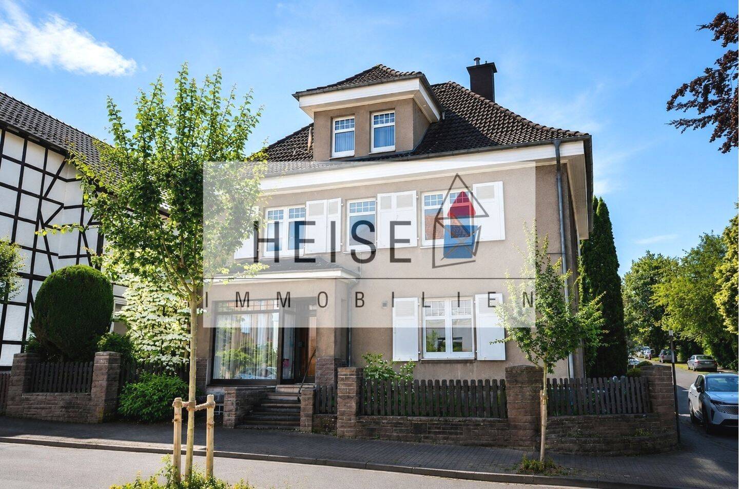 PREISREDUZIERUNG! Großzügiges Wohnhaus in zentraler Lage von Stadtoldendorf, 37627 Stadtoldendorf