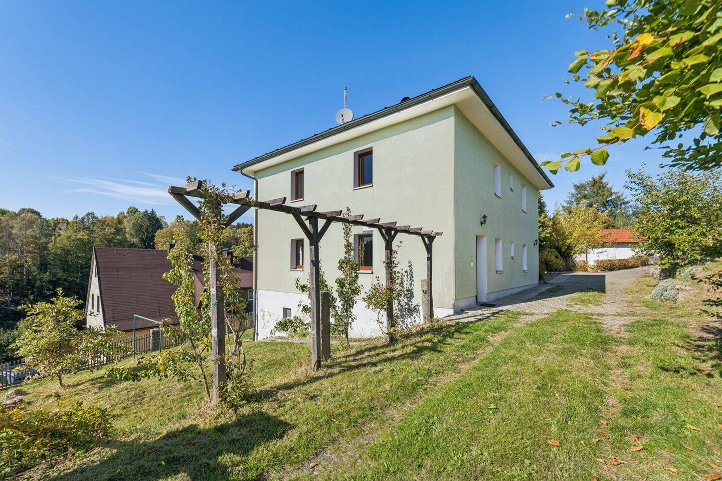 Einfamilienhaus mit großem Gartengrundstück in Fichtelberg, 95686 Fichtelberg