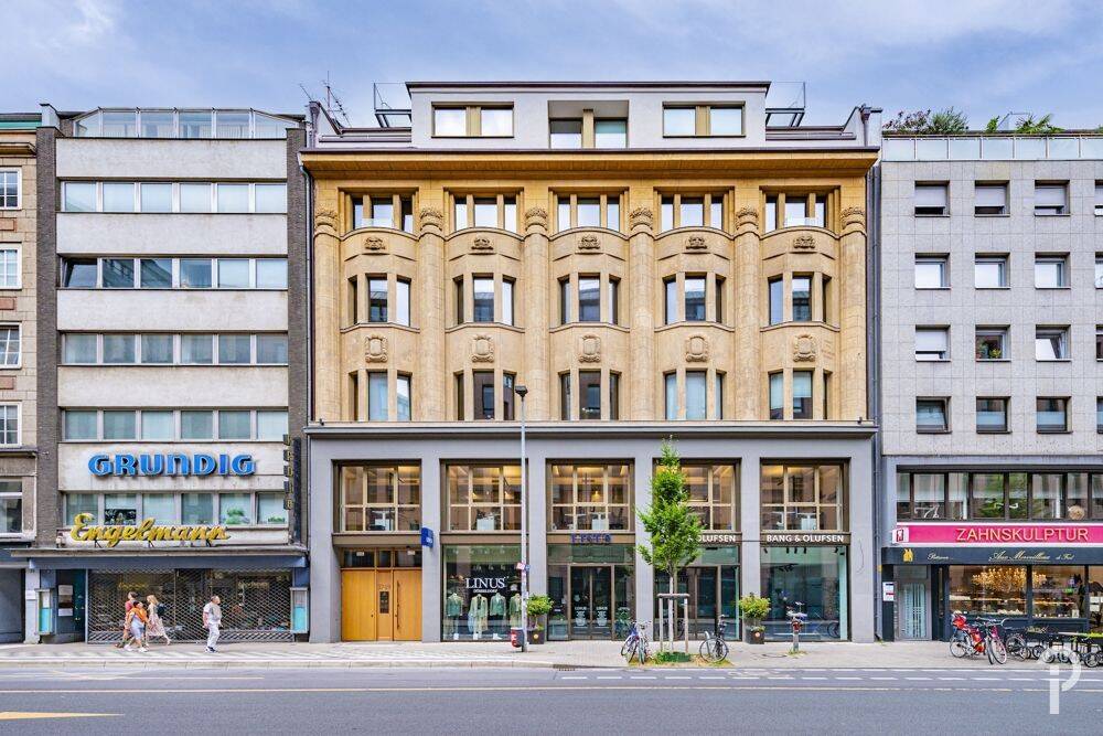 Repräsentative, hochwertige 3 Zimmer-Wohnung mit großer Dachterrasse im Herzen Düsseldorfs., 40213 Düsseldorf