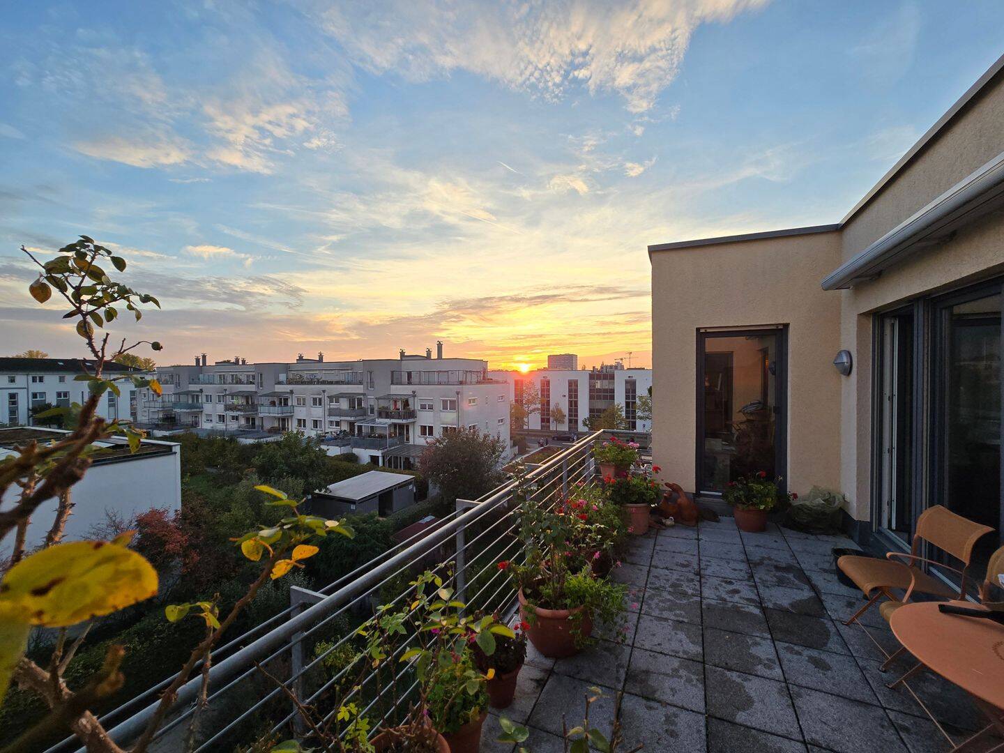 zentrale ruhige Penthousewohnung über Röthelheimpark, 91052 Erlangen (Anger Erlangen-Ost Erlangen-Süd Innenstadt)