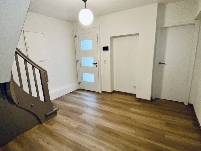 Komplett 2022 sanierte Wohnung in Schweich, 54338 Schweich