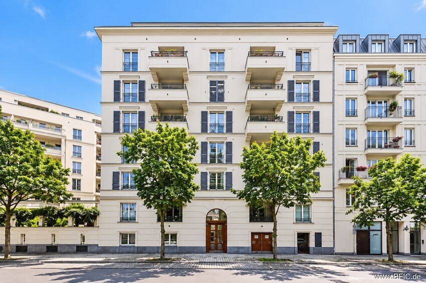 Wohnkomfort am Spittelmarkt – edle 5-Zimmer-Wohnung mit Terrassenbalkon, 10179 Berlin (Mitte)