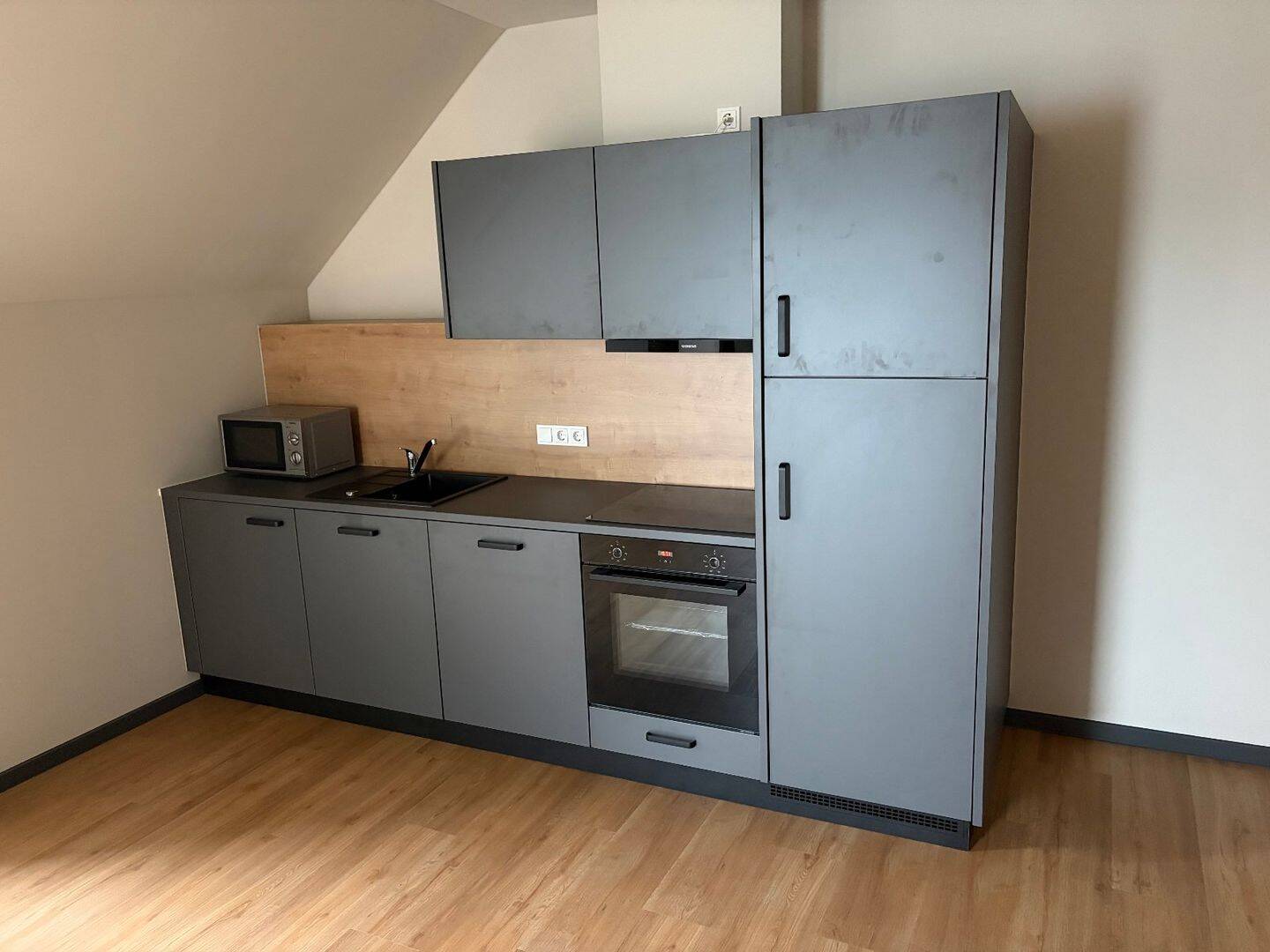 Erstbezug: Stilvolle 3-ZW mit EBK, Loggia & Garage im Herzen von Plattling, 94447 Plattling