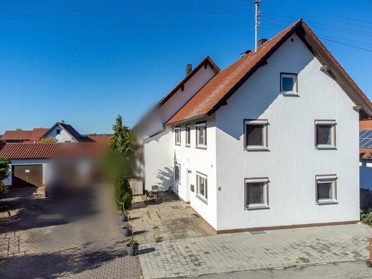 Ein Haus, viele Möglichkeiten – Doppelhaushälfte mit 6 Zimmern und Garage, 87757 Kirchheim i. Schw.