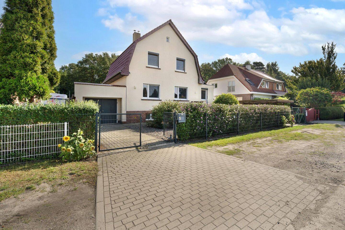 Saniertes Einfamilienhaus mit Charakter – 470m² Grundstück in Berlin-Bohnsdorf, 12526 Berlin (Treptow-Köpenick Bohnsdorf Kleingartenanlage Grünbergallee)