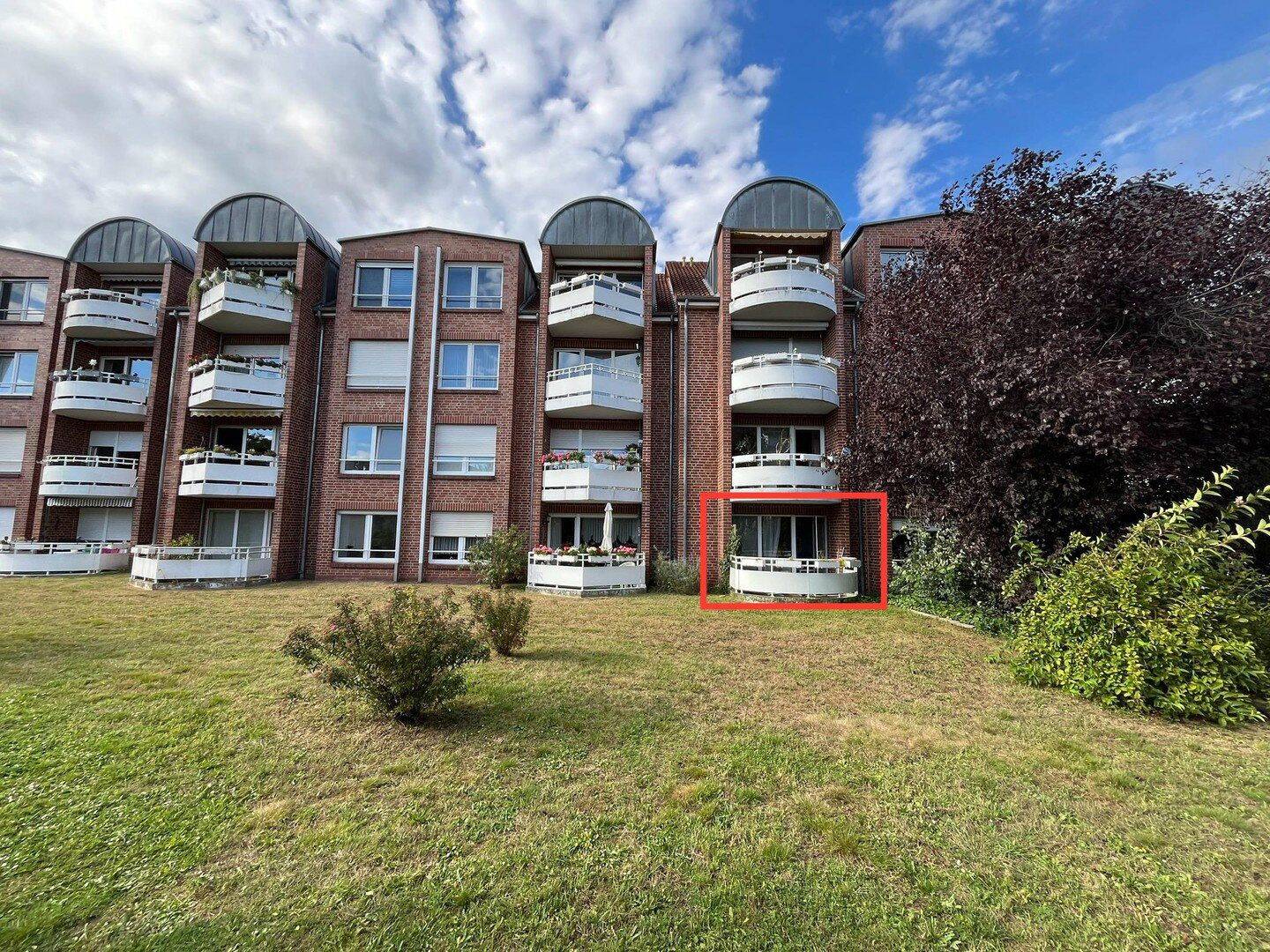 Zentrale 2-Zimmer-EG-Wohnung mit hochwertiger EBK und Sonnenterrasse | Barrierearm | TG-Stellplatz, 31515 Wunstorf