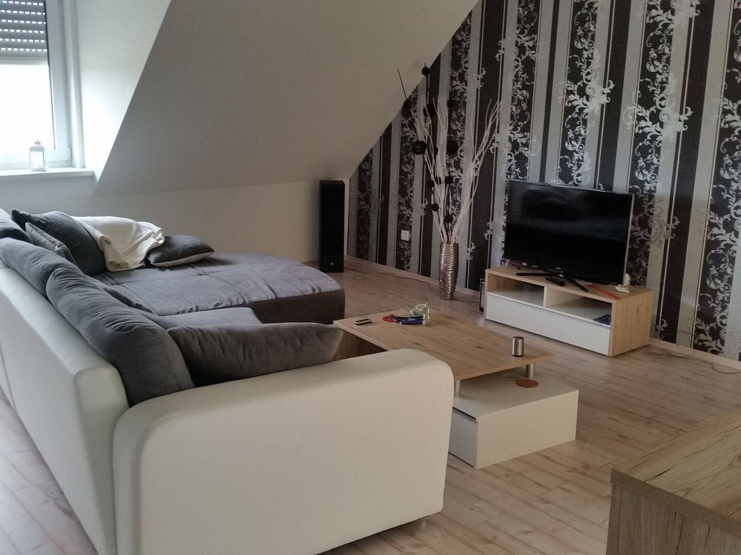 Freundliche drei Zimmerwohnung in Weilerswist-Bodenheim mit gehobener Ausstattung, 53919 Weilerswist