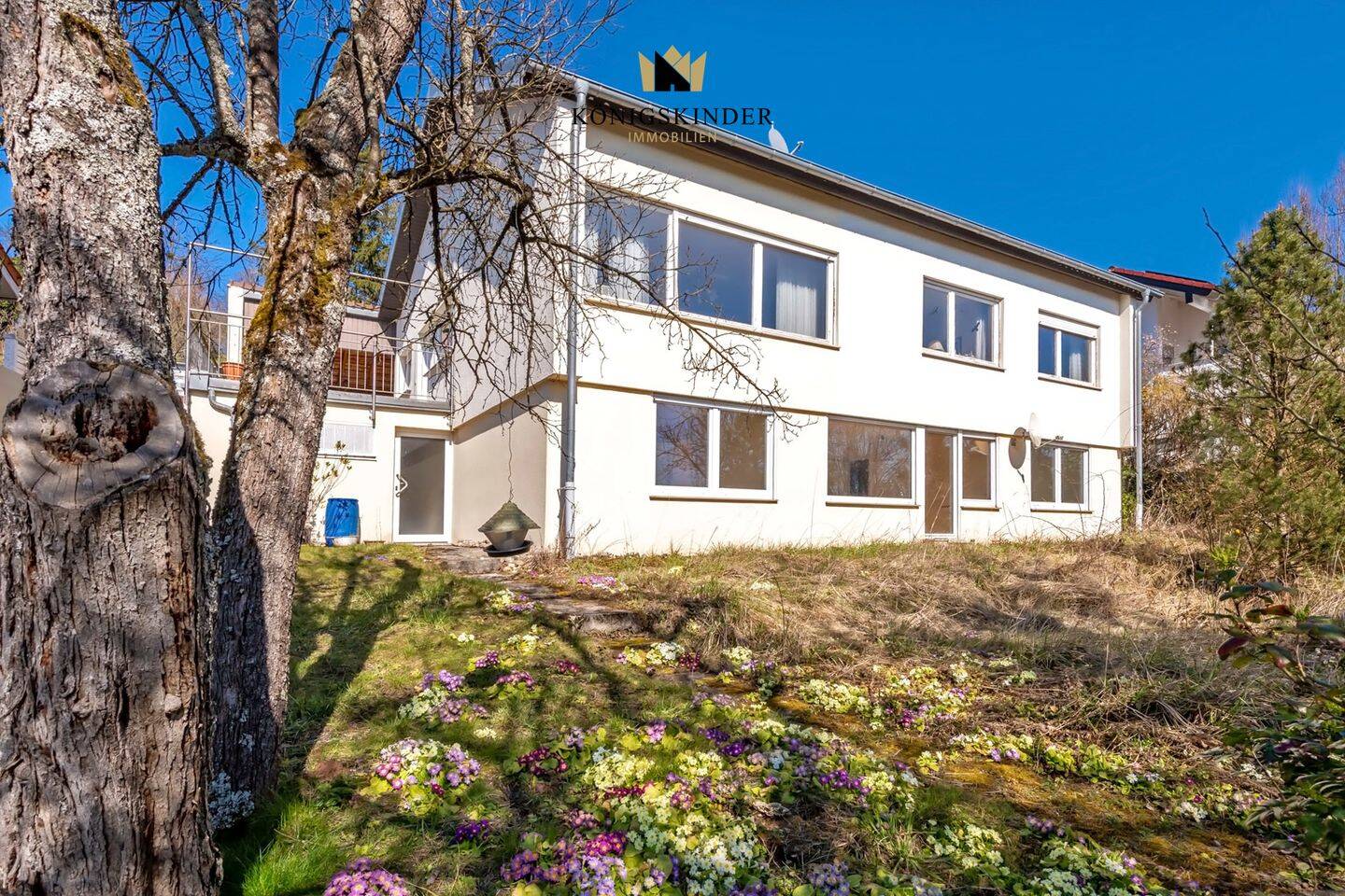 NEU: PROVISIONSFREI Großzügiges Wohnen mit 4,5 Zi. im 1. OG & 1,5 Zi. im DG mit sonnigem XL-Garten!, 73655 Plüderhausen