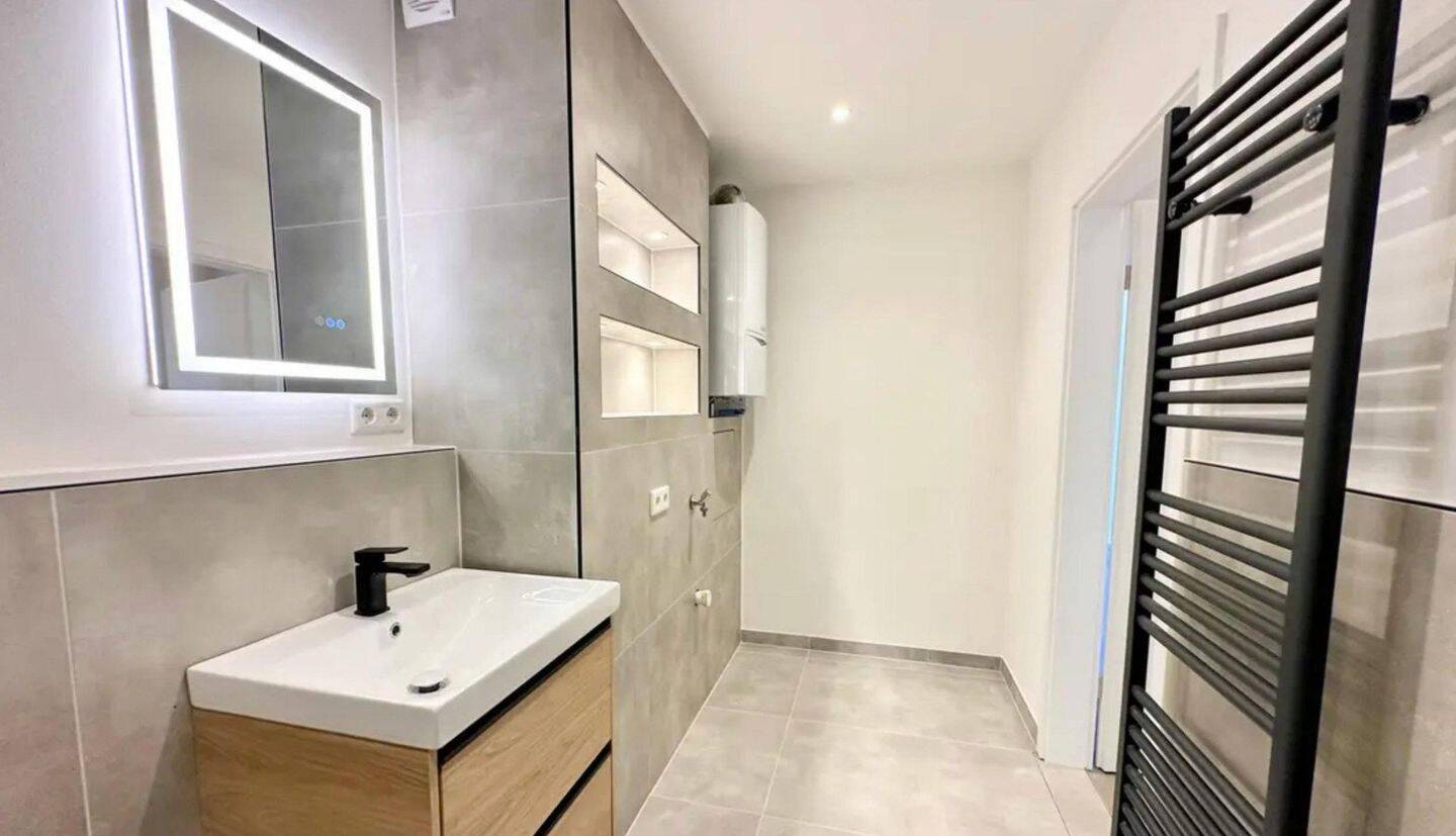 provisionsfrei: sanierte 2 Zimmer Wohnung in Düsseldorf Derendorf, 40476 Düsseldorf (Derendorf Golzheim Pempelfort)
