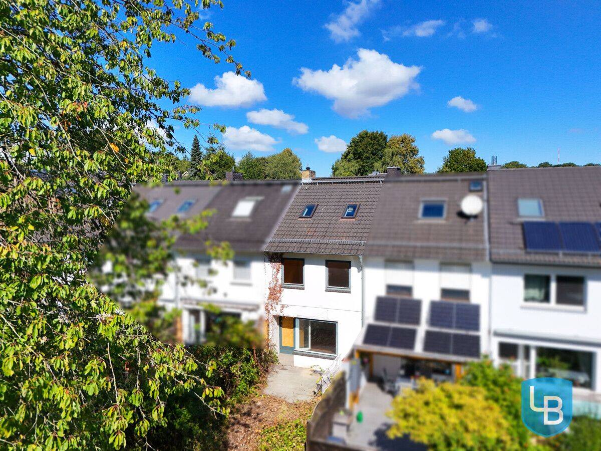 Ruhig gelegenes Reihenmittelhaus wartet auf den zweiten Frühling!, 24109 Kiel (Hasseldieksdamm Mettenhof)