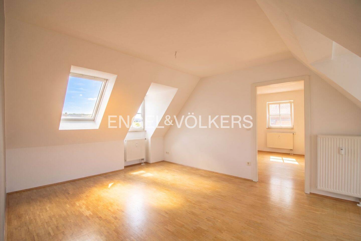 Bezugsfreie 2-Zimmer-Wohnung in bester Altstadtlage, 93047 Regensburg (Innenstadt Kasernenviertel Ostenviertel Westenviertel)
