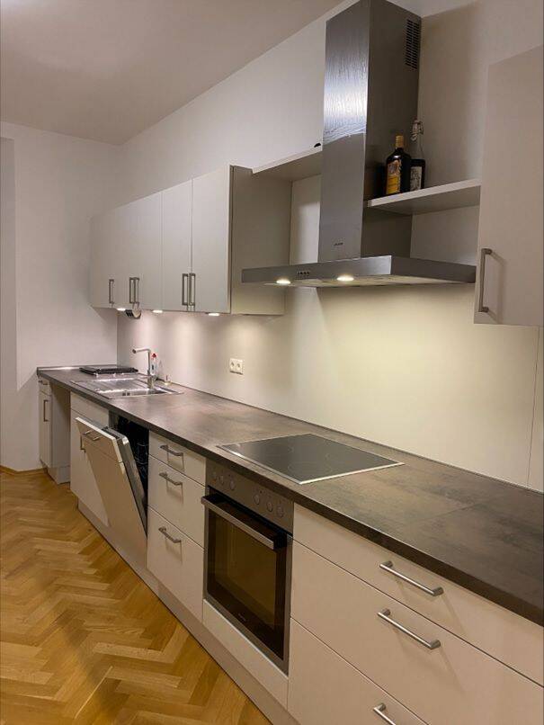 3-Zimmer-Altbau Wohnung – Fußgängerzone Weiden – neu saniert mit Aufzug – Einbauküche!, 92637 Weiden i.d. OPf. (Weiden)