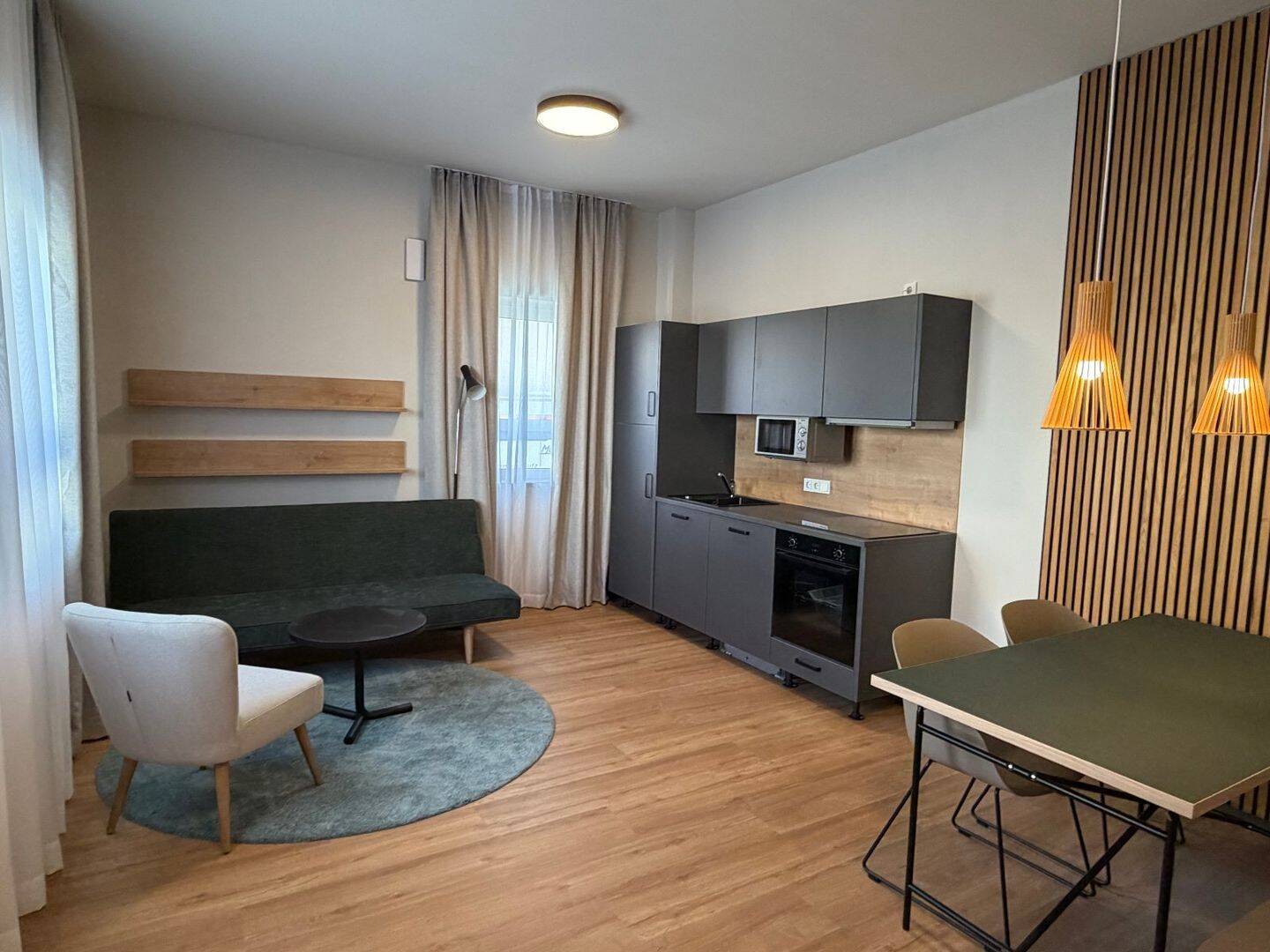 Erstbezug: Möbliertes Apartment im Herzen von Plattling, 94447 Plattling