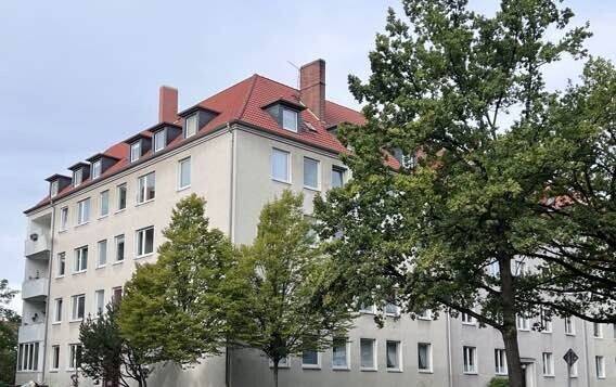 Komplett sanierte 3-Zimmer-Dachgeschosswohnung in Hannover-List zu vermieten!, 30177 Hannover