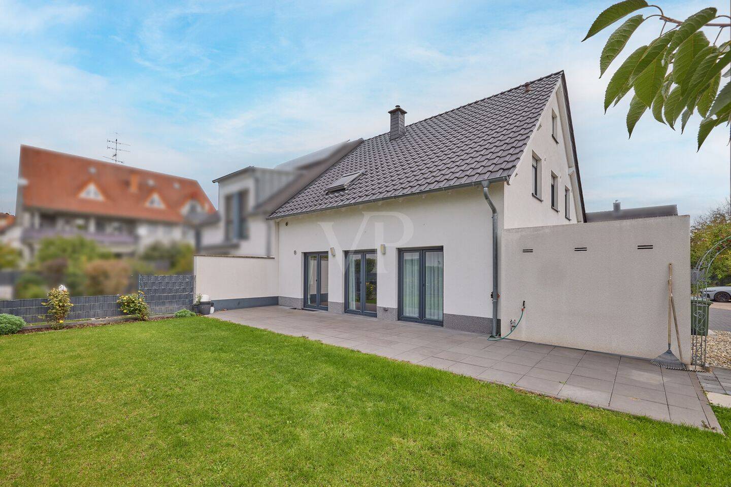 Stilvolle Doppelhaushälfte mit besonderem Wohnkomfort, 64347 Griesheim