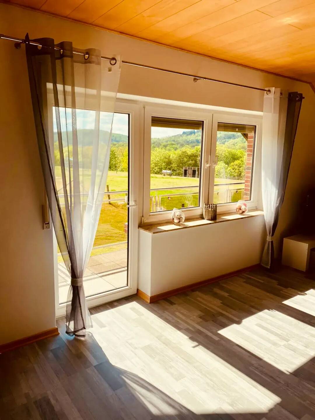 4-Zimmer-Dachgeschosswohnung mit Balkon und neuer Einbauküch am Edersee, 34516 Vöhl