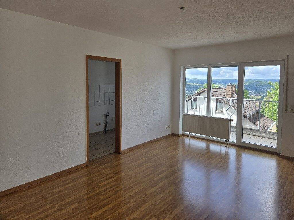 DATTENBERG: Ruhig gelegene 3 Zimmer Wohnung mit schönem Ausblick, 53547 Dattenberg