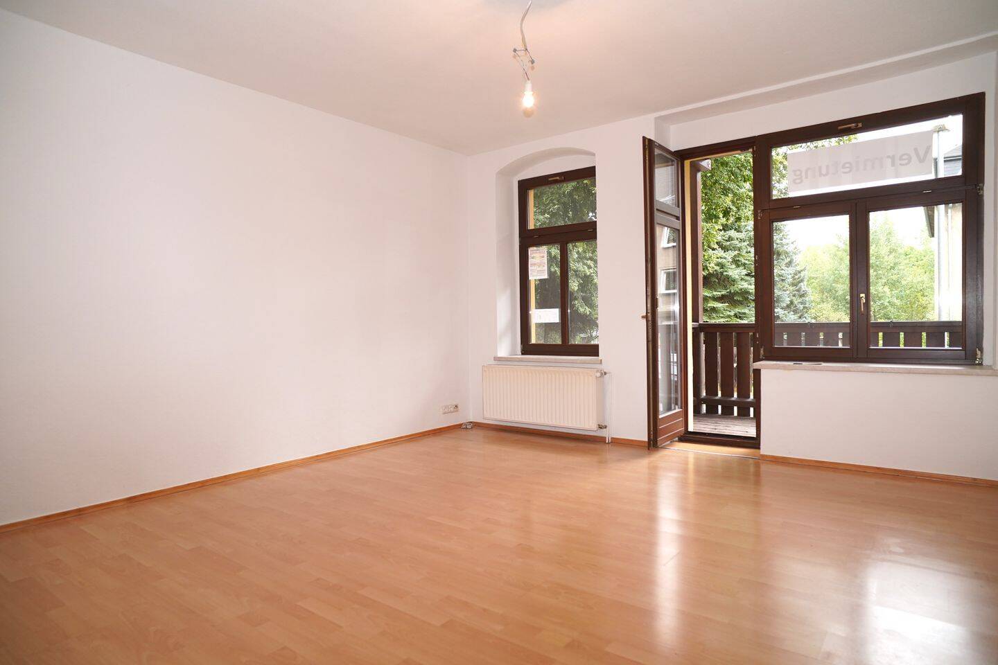 Frisch renovierte und modern ausgestattete 3-Zimmer- Wohnung mit Balkon, 9131 Chemnitz (Ebersdorf Hilbersdorf)